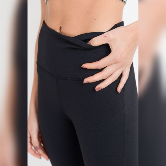 Highwaist Essential Solid Leggings - Picture 4 of 6
